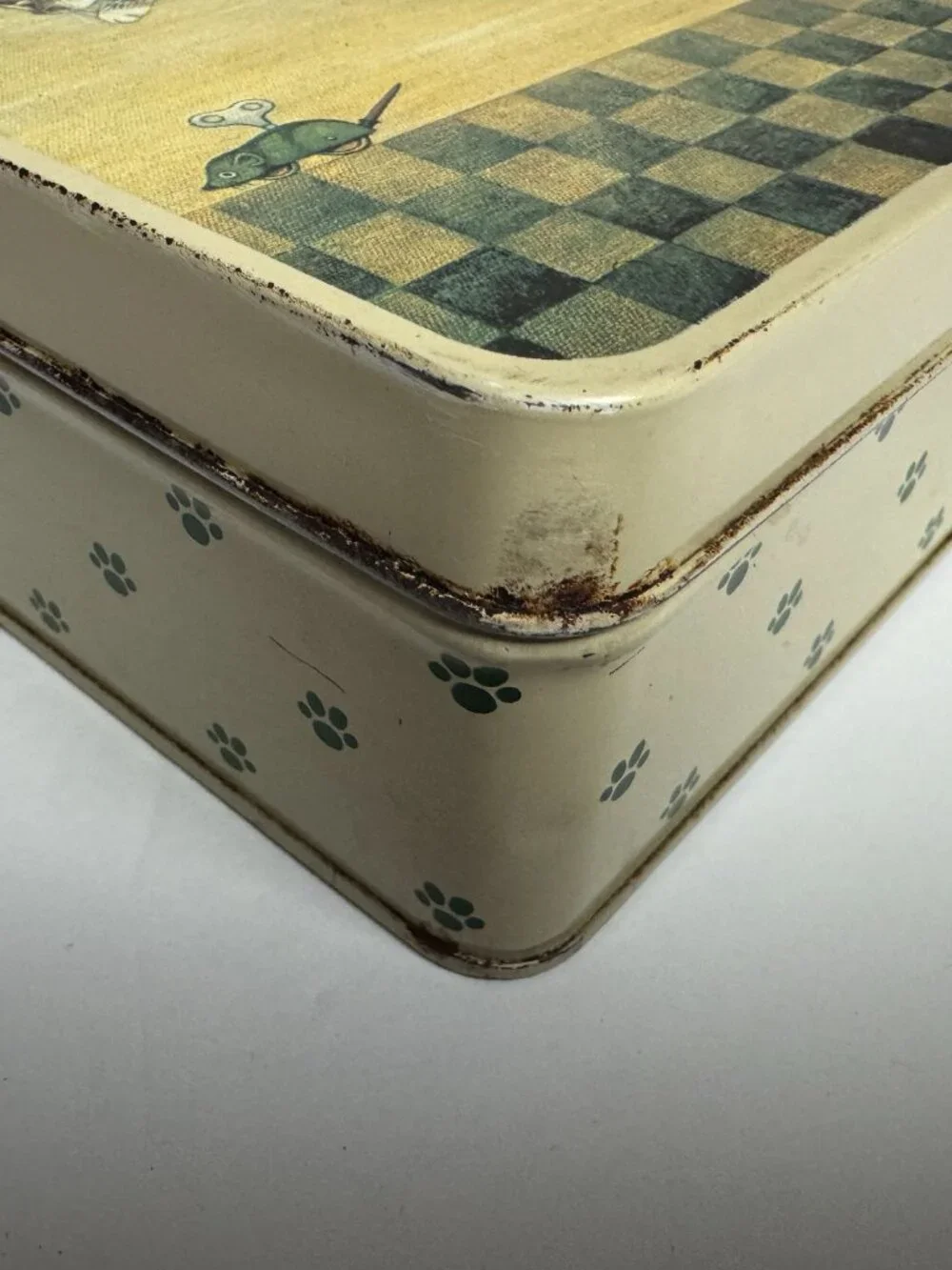 Vintage 1982 Lowell Herrero Leaping Cat Metal Storage Box